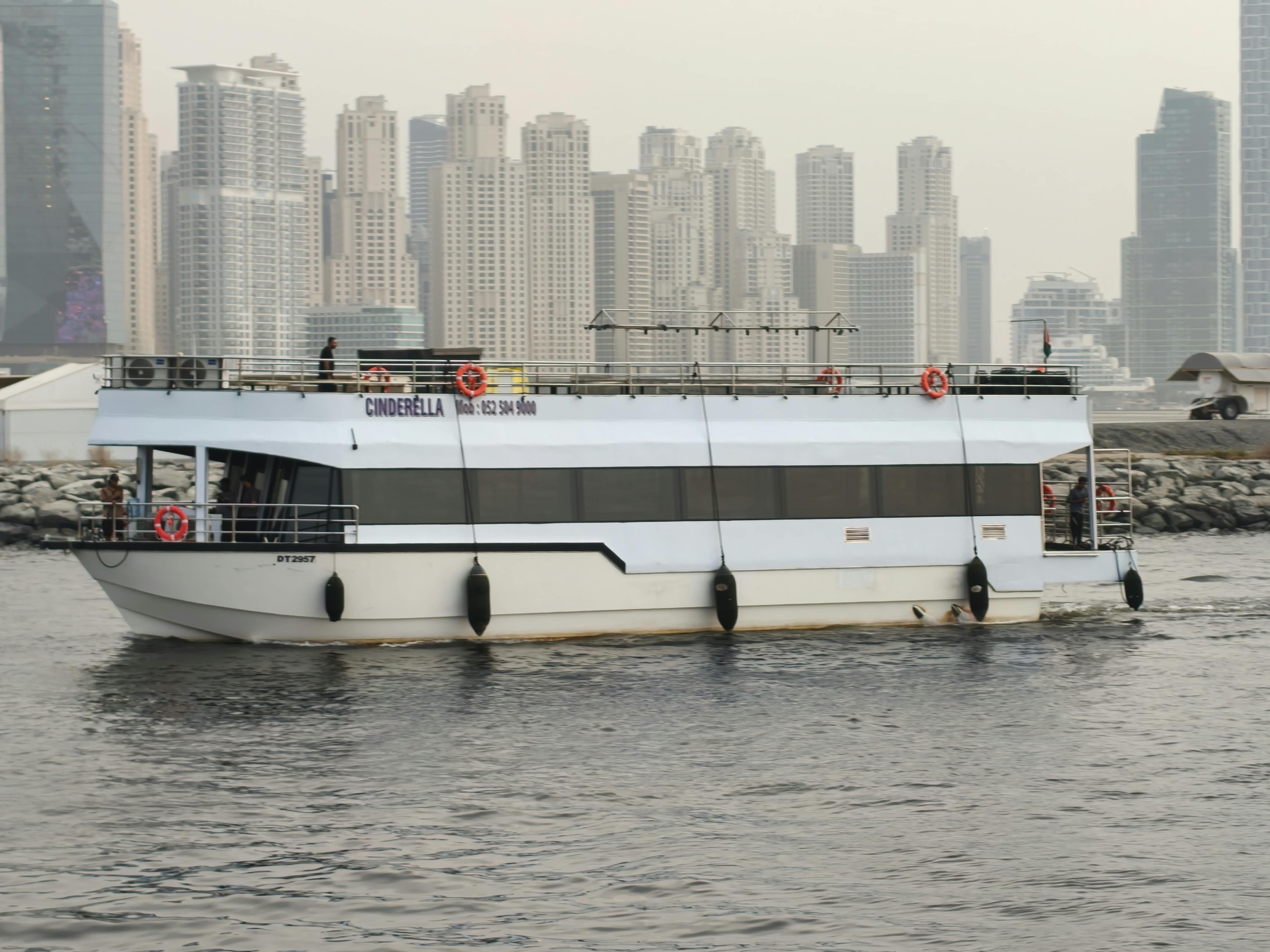 Luxury Marina Dinner Cruise – 2 Hours (Cinderella Cruise)